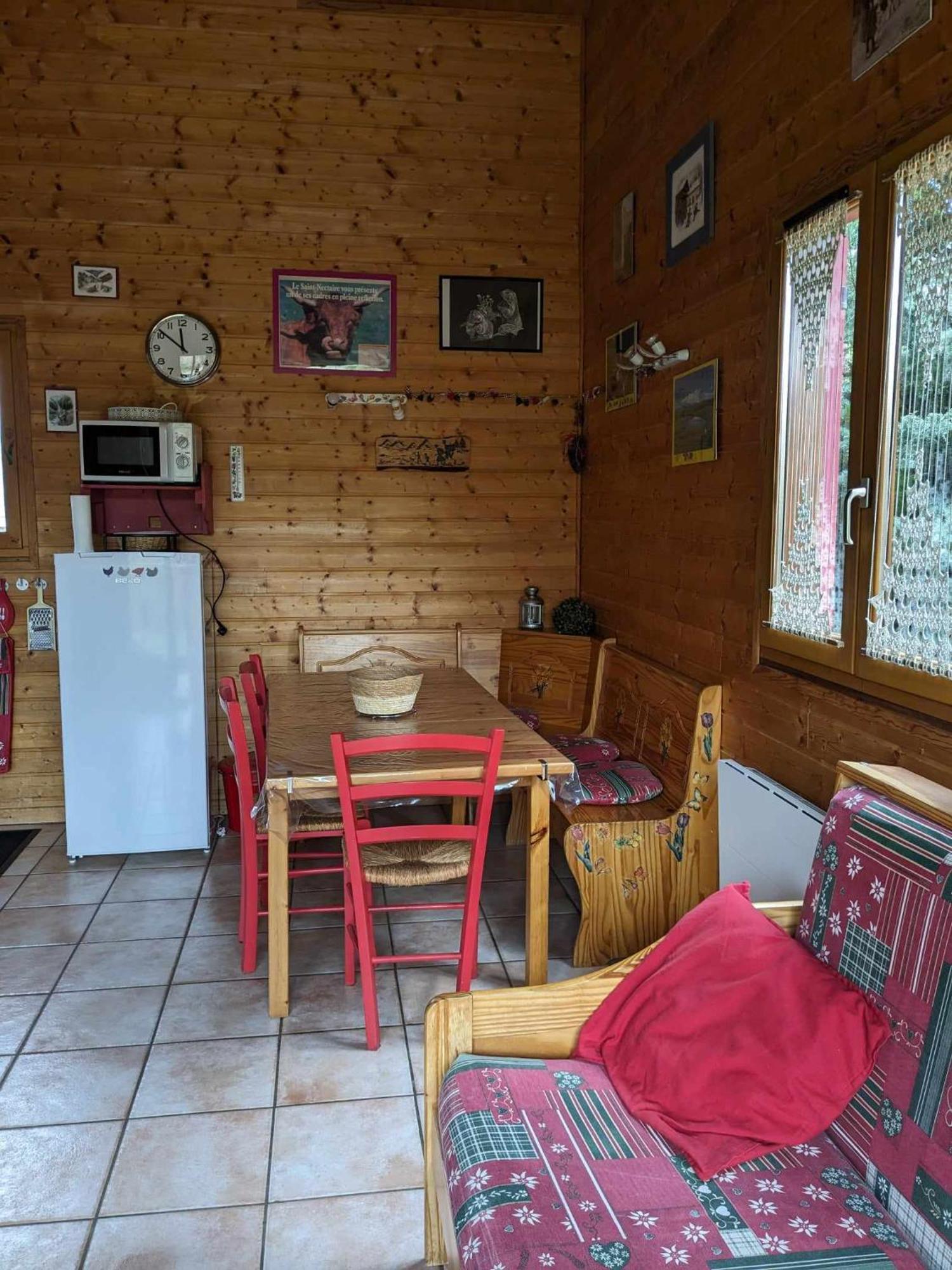 Les Chalets De La Vigne Grande Saint-Floret Buitenkant foto